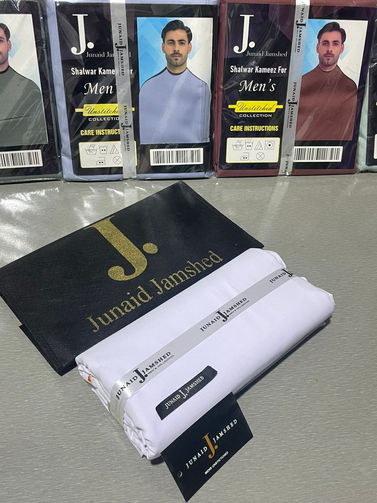 JUNAID JAMSHED ( PURE WHITE ) MEN Unstitched Summer Wash & Wear