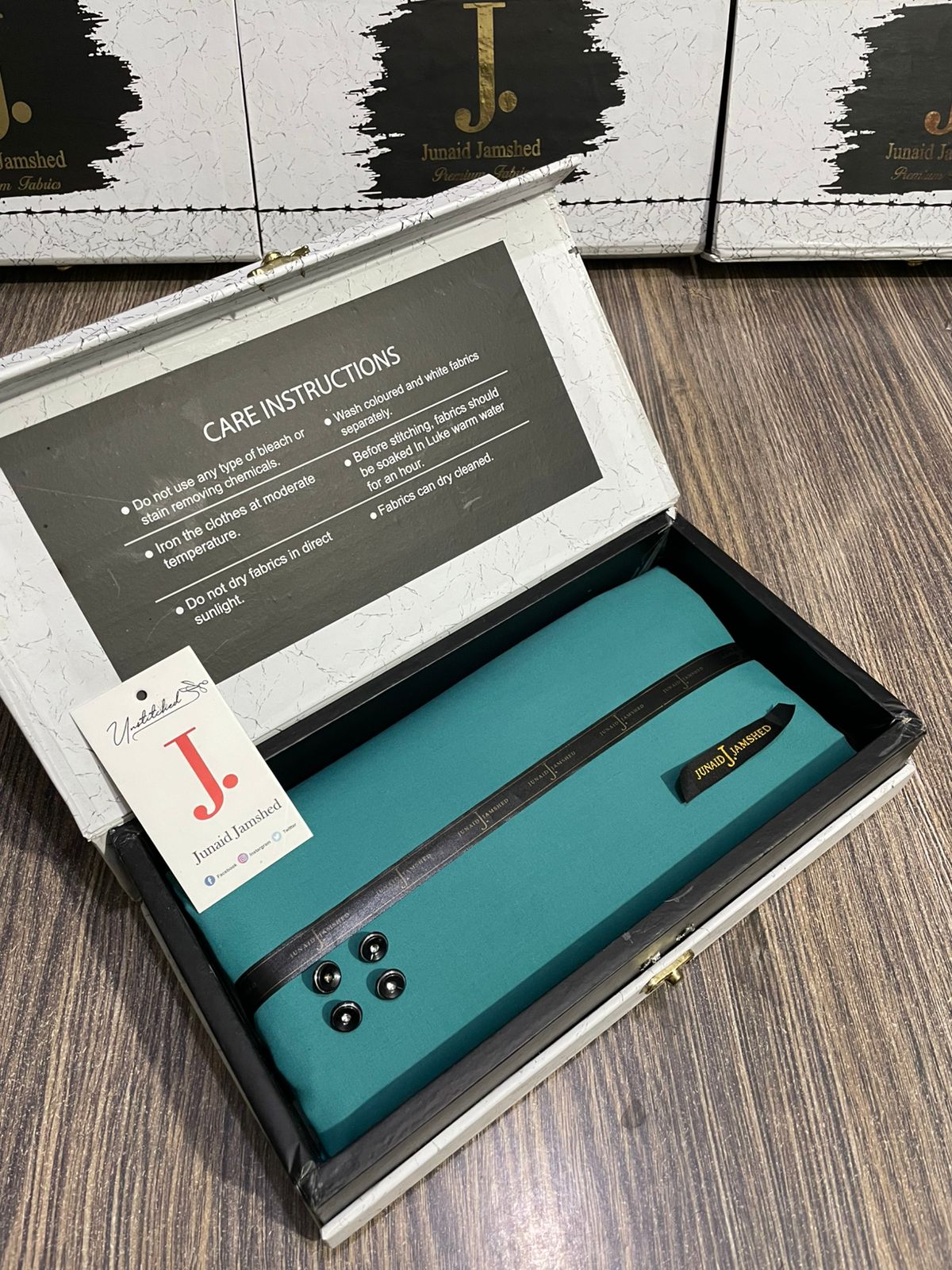 JUNAID JAMSHED ( AQUA ) MEN Unstitched 4-Season Wash & Wear